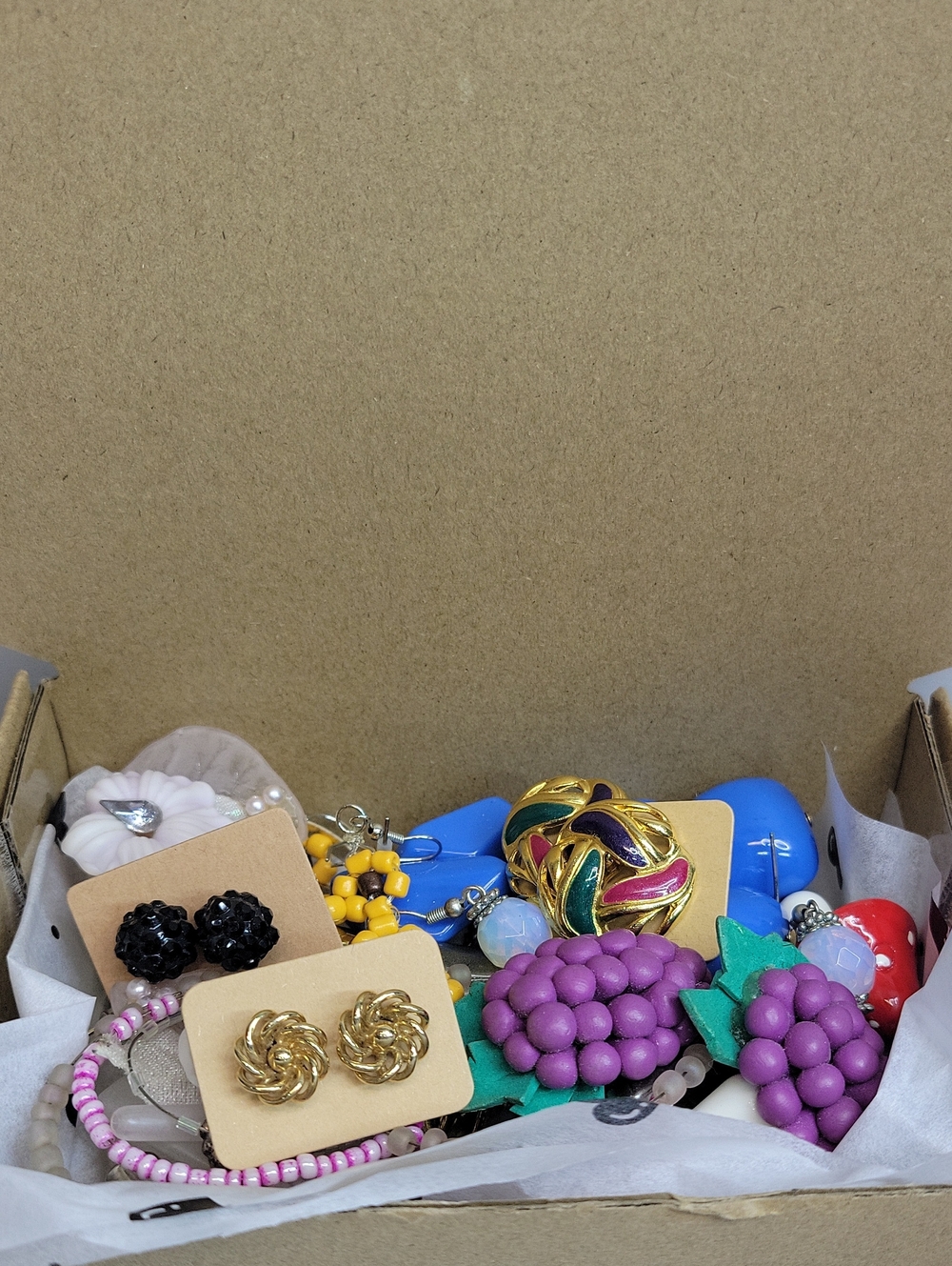15pc Box Of Earrings